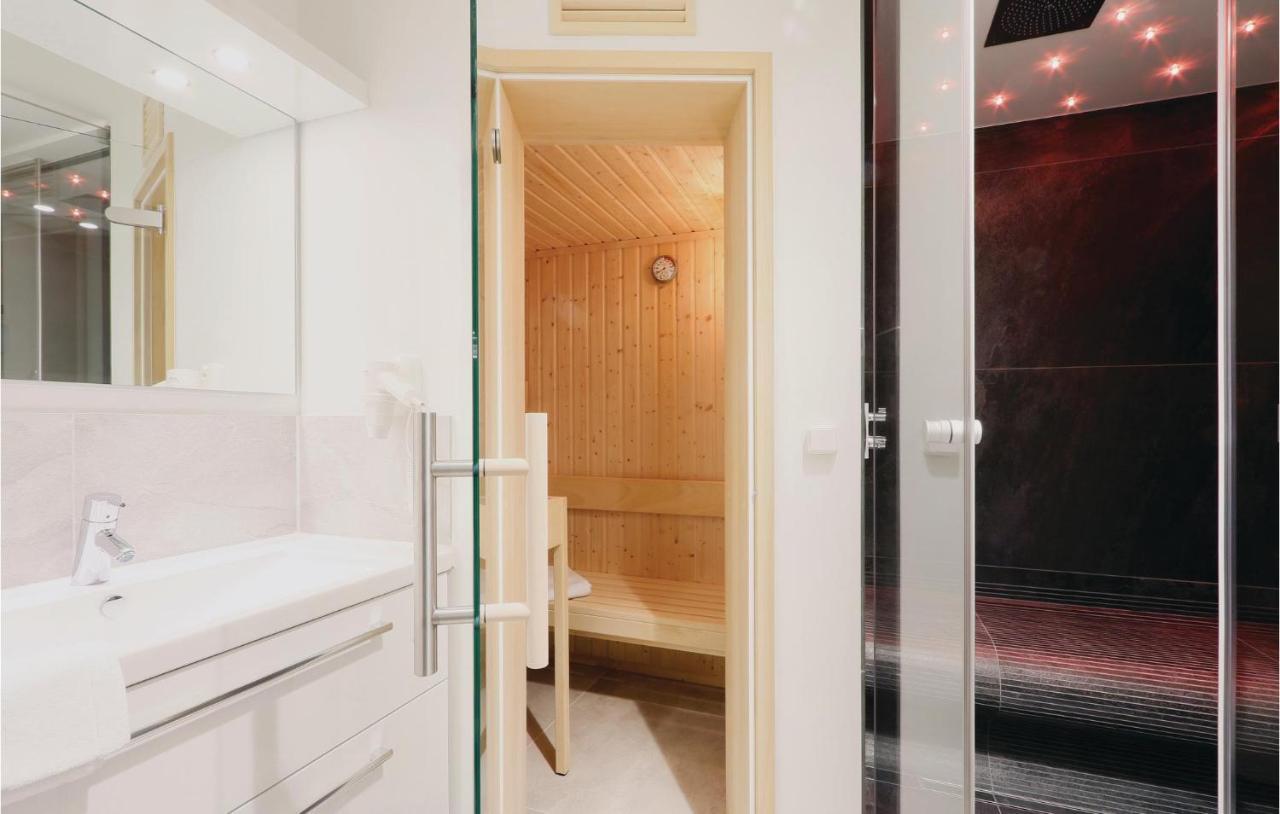 Amazing Apartment In Luebeck Travemuende With Sauna ภายนอก รูปภาพ